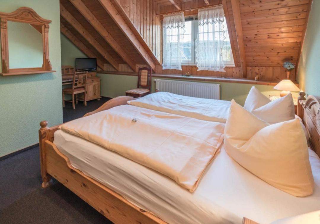 Landhotel Weingut Schulze Freyburg Extérieur photo